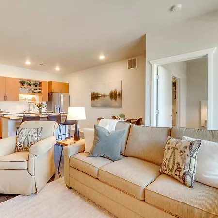 Condo Near Beach And Downtown In Traverse City!